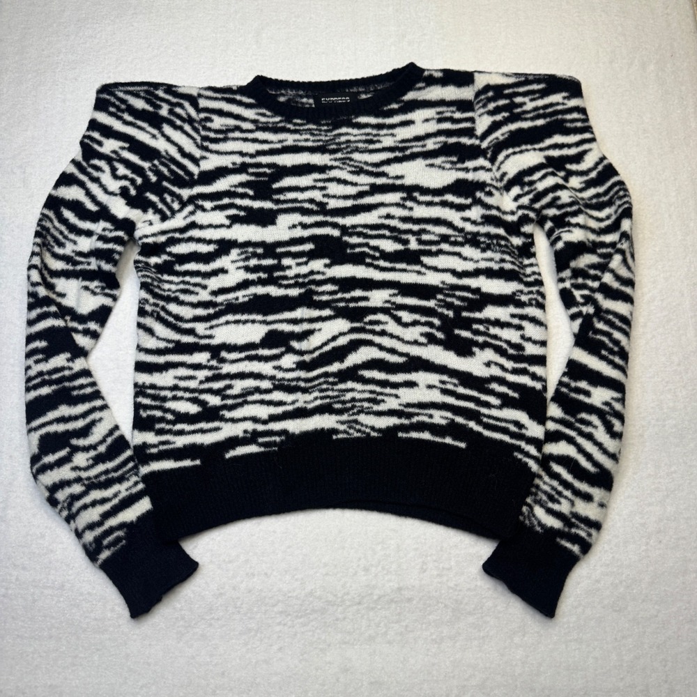 Y2K Express Womens Black White Zebra Print Fuzzy Nylon Knit Sweater Size S Small